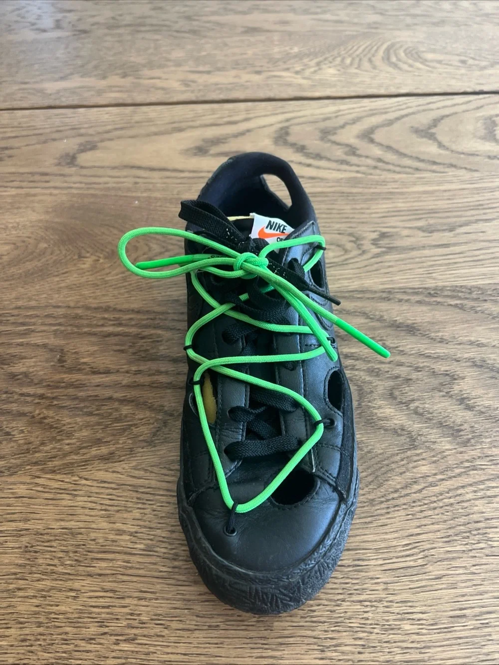 Nike x Off-White blazer low Black Sneakers with Neon Green Laces